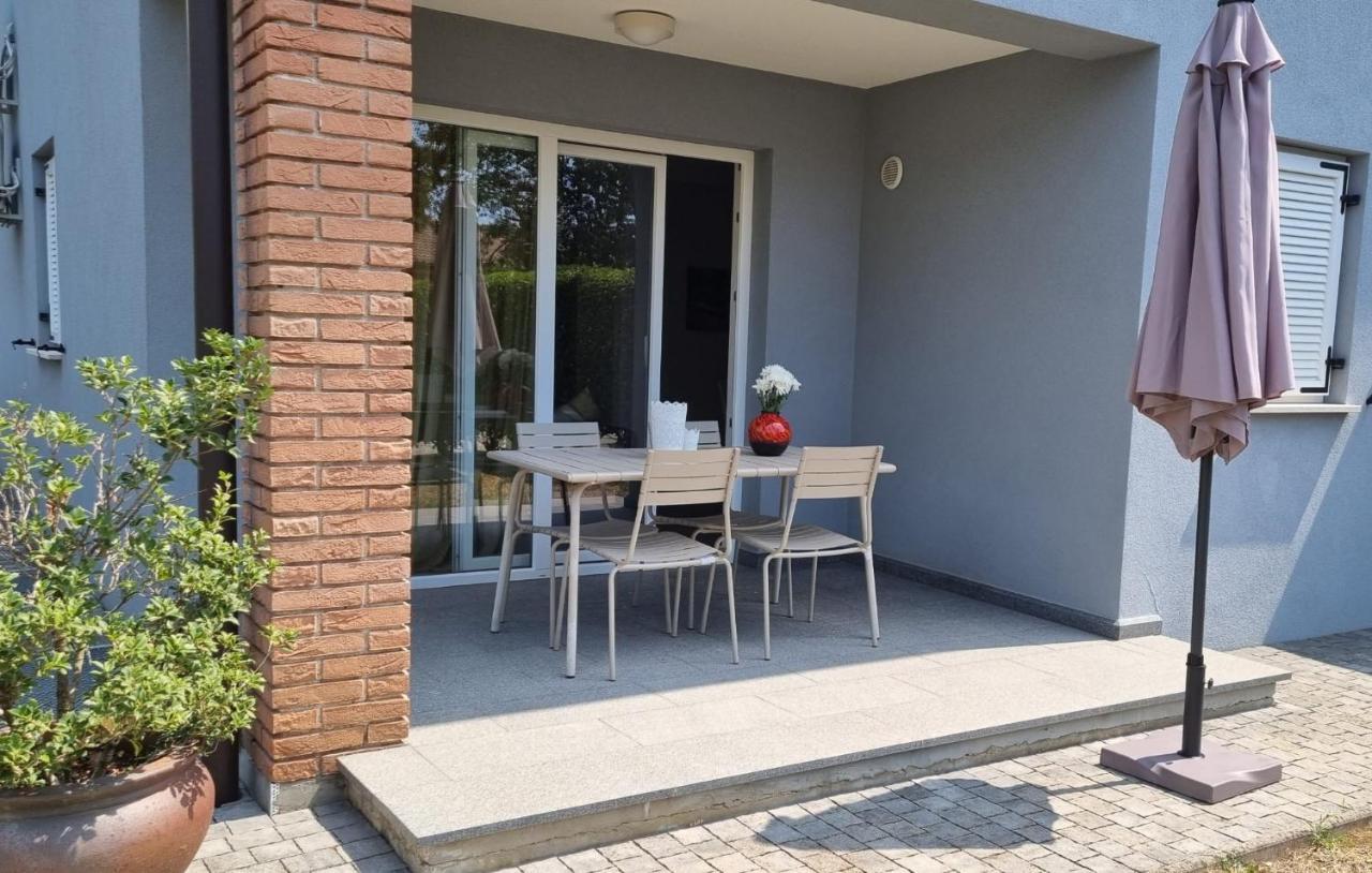 Apartamento Casa Emma With Pool Poreč Exterior foto
