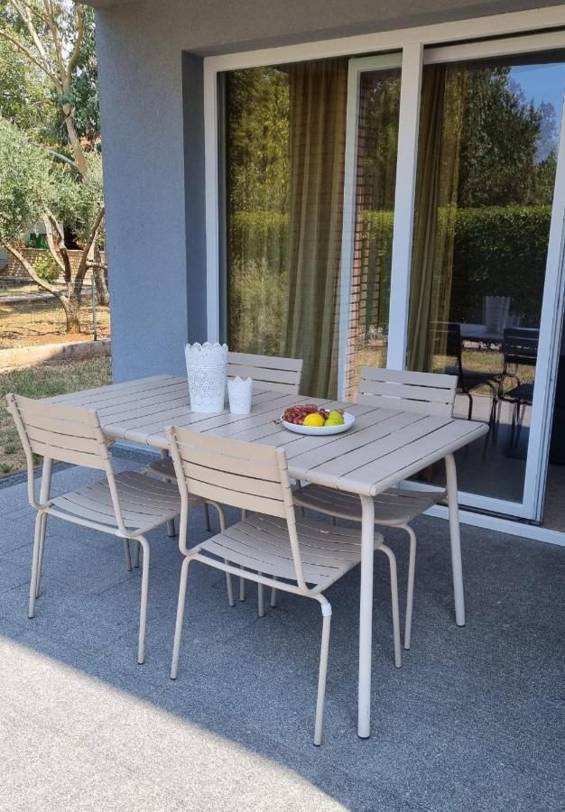 Apartamento Casa Emma With Pool Poreč Exterior foto
